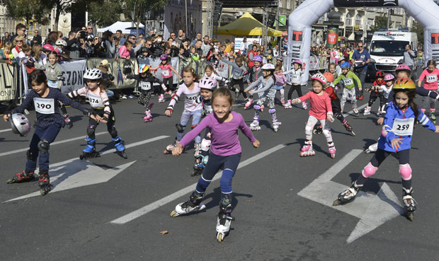На точкићима кроз центар